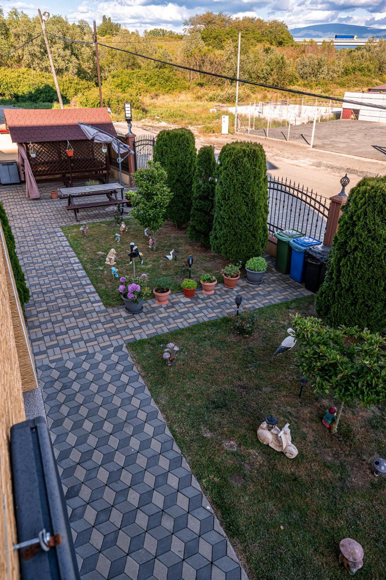 Pensiunea Teo Caransebeş Buitenkant foto